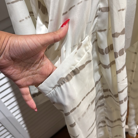 ⭐️🤍 Beautiful duster size S/M 🤍⭐️ - Picture 2 of 7